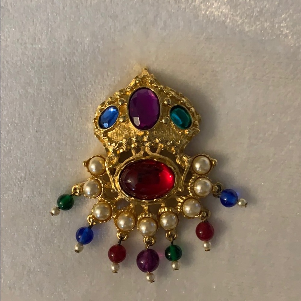Brooch